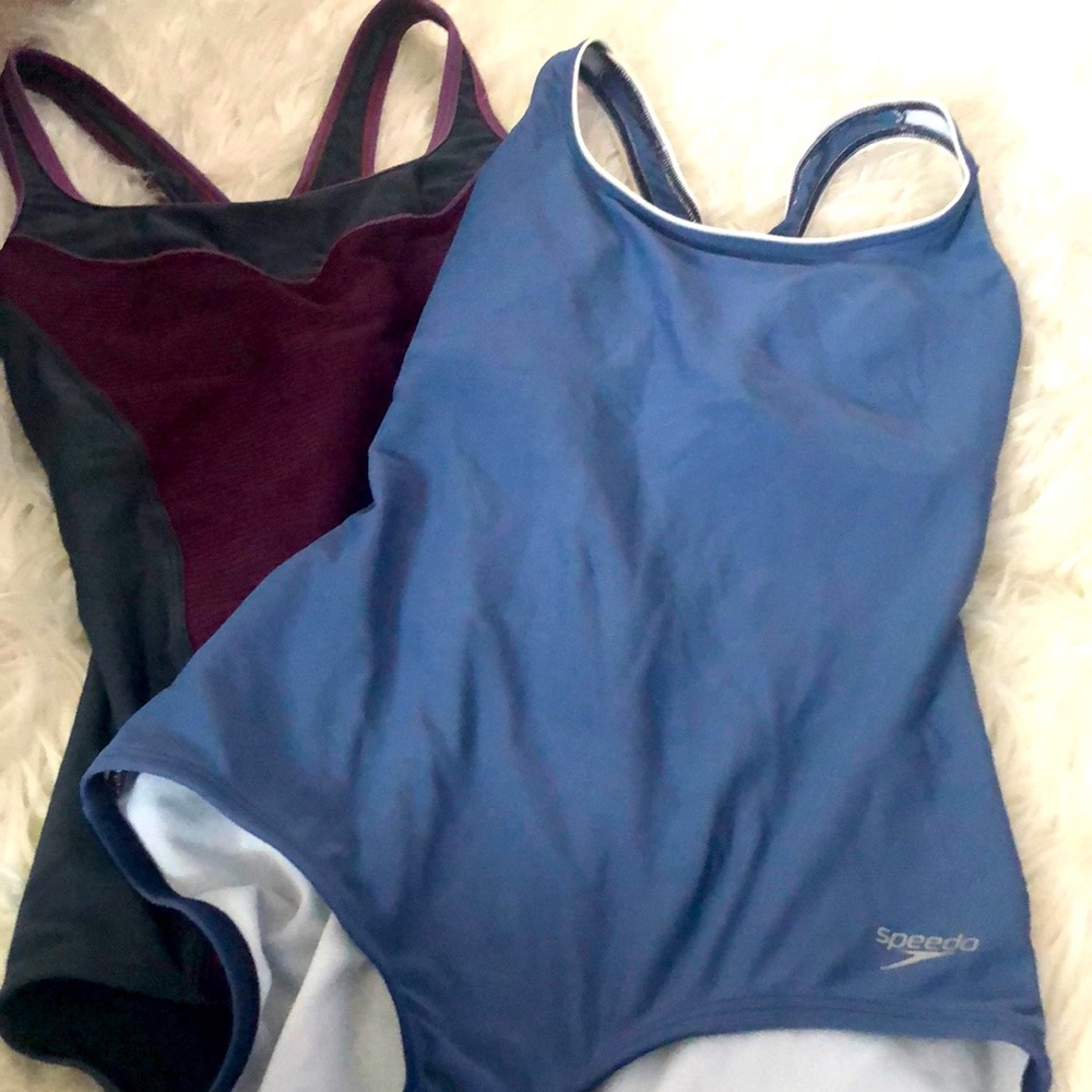 Selling Speedo swimsuits💙
